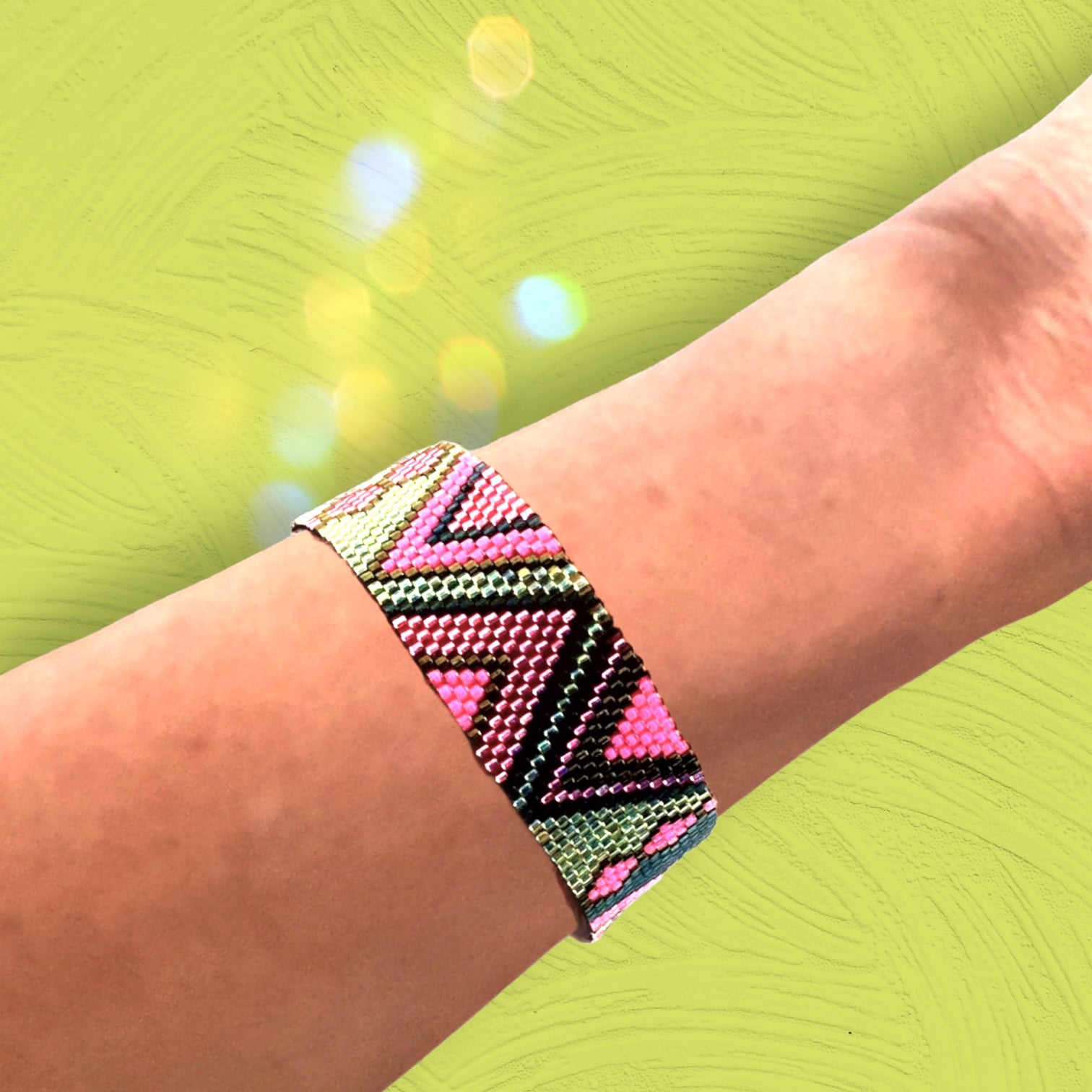 DIY Vertical Peyote Pattern Bracelet TRIANGLES KETIKOPARIS diy-vertical-peyote-pattern-bracelet-triangles-ketikoparis